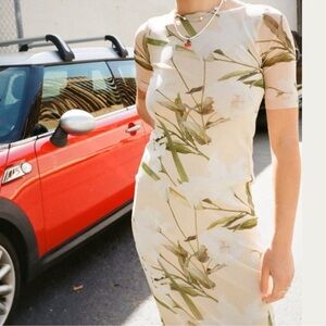 Lisa Says Gah Zelda Midi Dress in Floral Mesh Size S